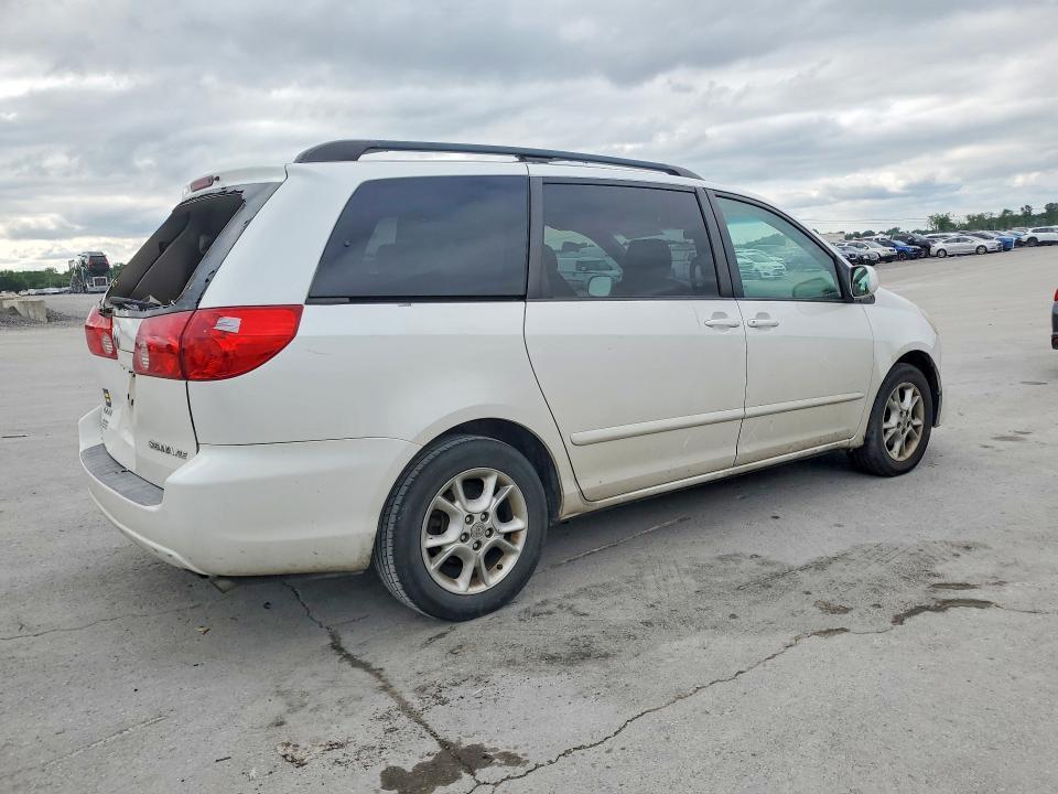 2006 Toyota Sienna xle 7 Passenger