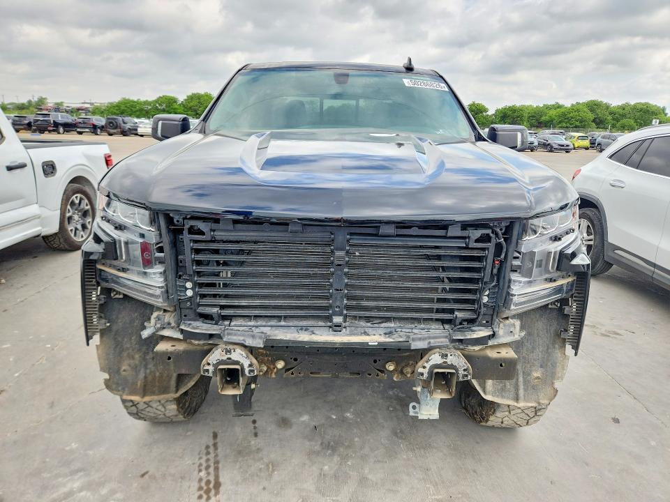 2022 Chev Silverado K1500 ltz