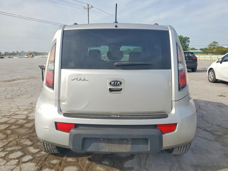 2010 KIA Soul +