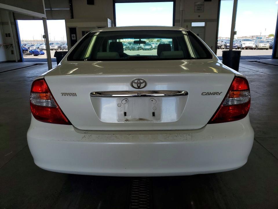 2004 Toyota Camry le