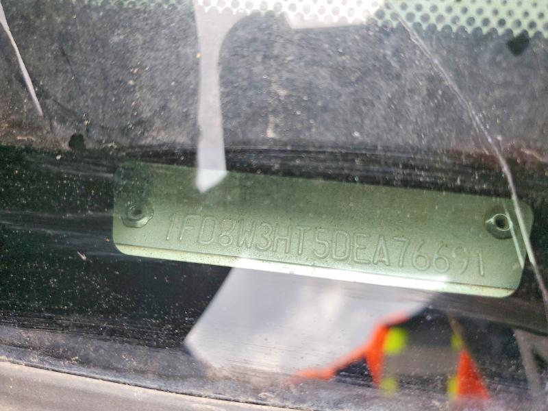 2013 Ford F350 Super Duty Flatbed Truck