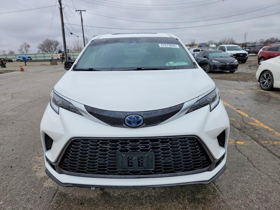 2021 Toyota Sienna xse 7-passenger