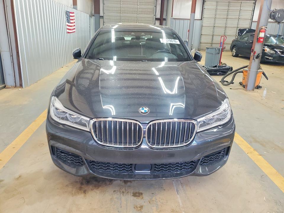 2019 BMW 750 i