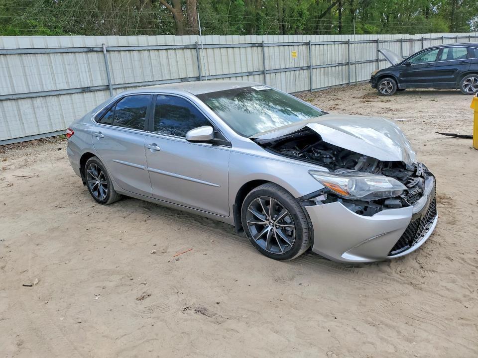 2015 Toyota Camry xse