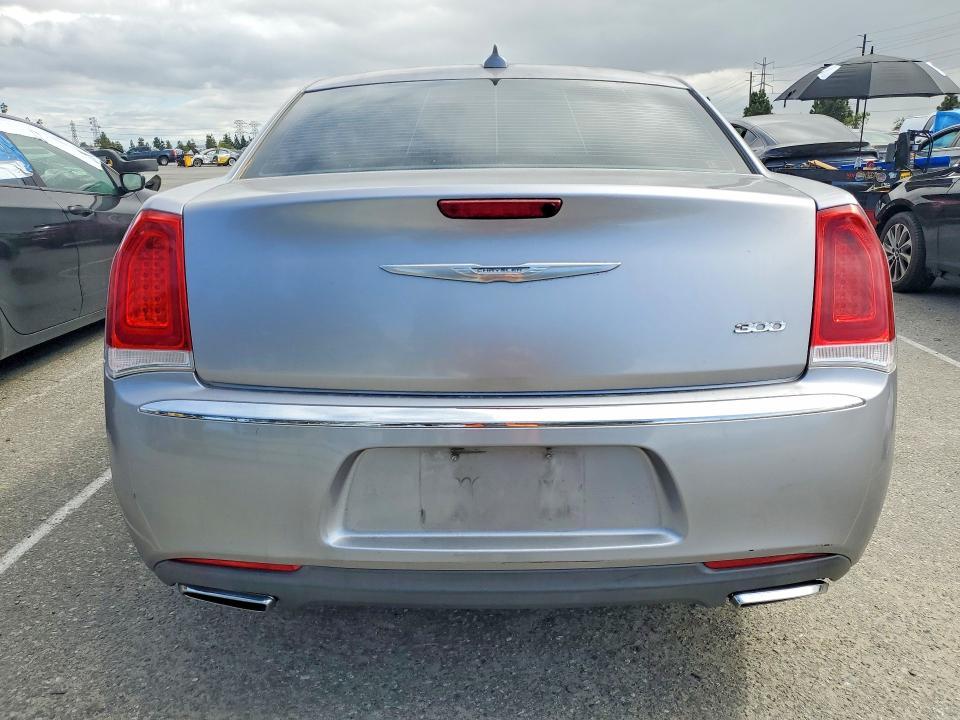2015 Chrysler 300 Limited