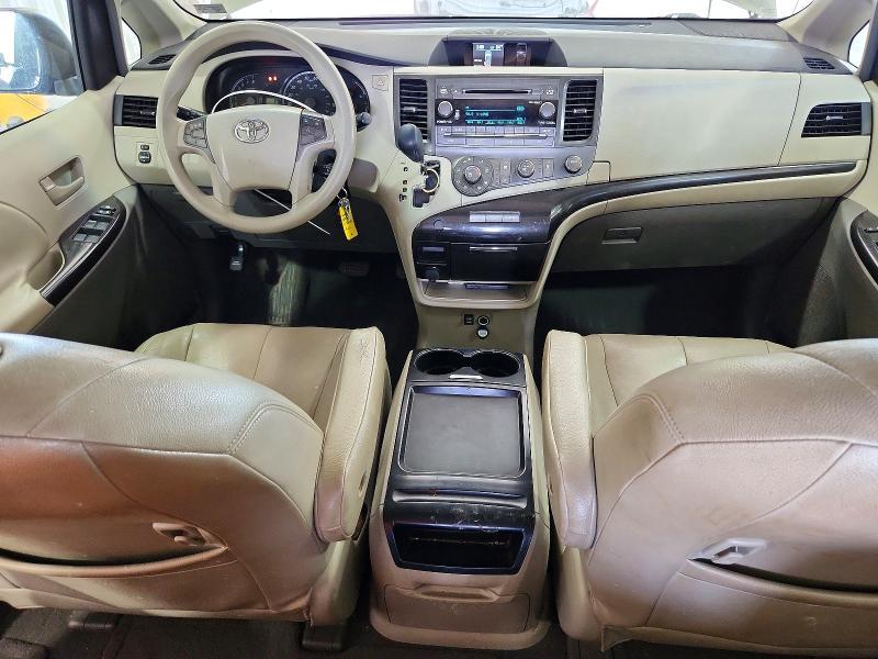 2011 Toyota Sienna le