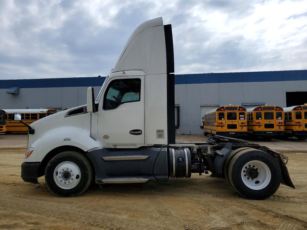 2018 Kenworth T680 Semi Truck