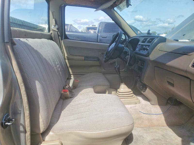 2000 Nissan Frontier xe