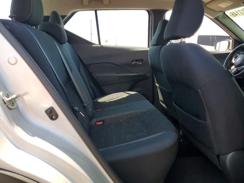 2018 Nissan Kicks sv