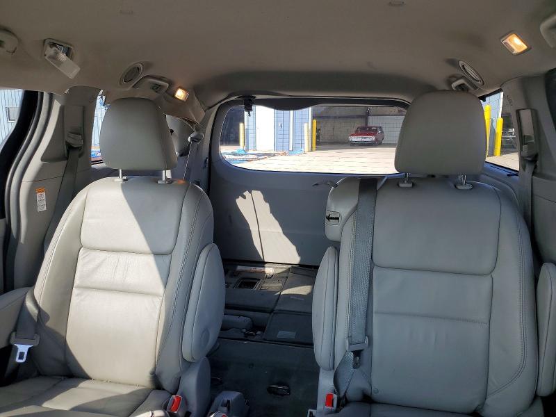 2016 Toyota Sienna xle 8-passenger