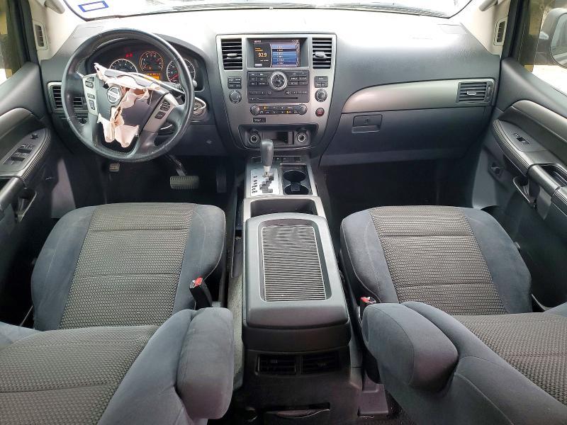 2013 Nissan Armada sv