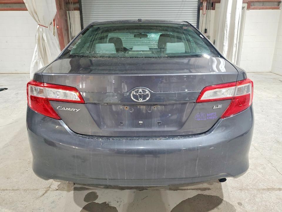 2014 Toyota Camry le