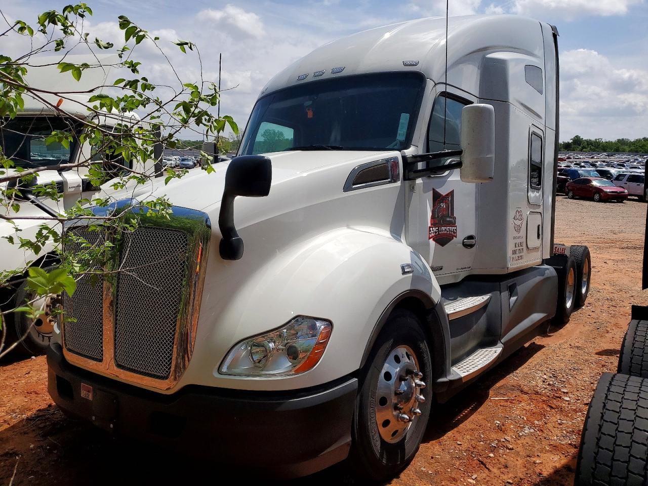 2020 Kenworth Construction T680