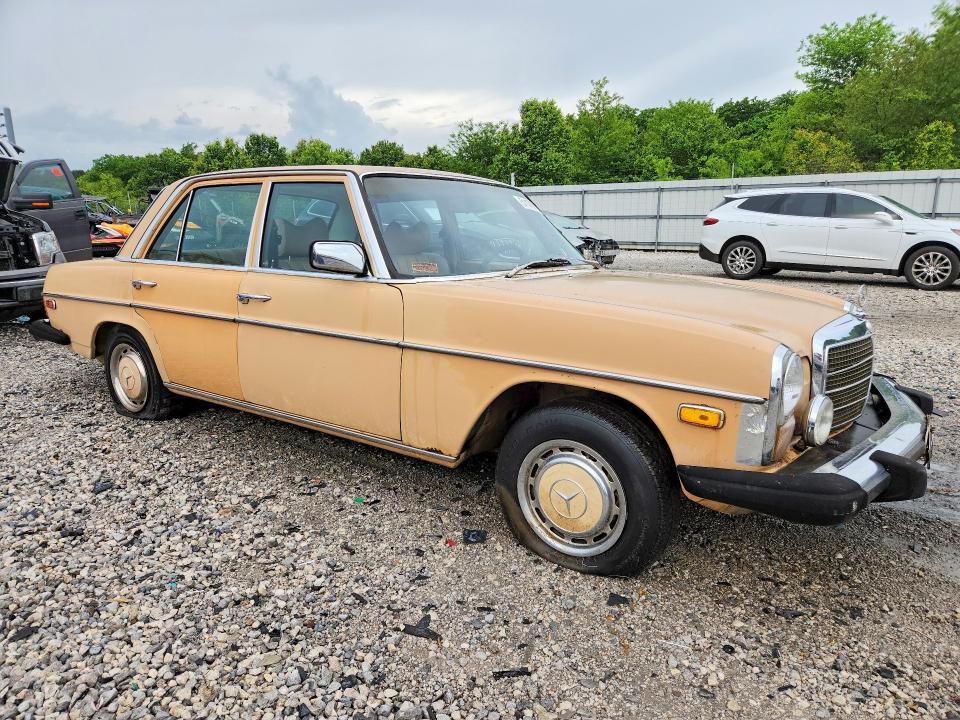 1976 Mercedes-Benz 240