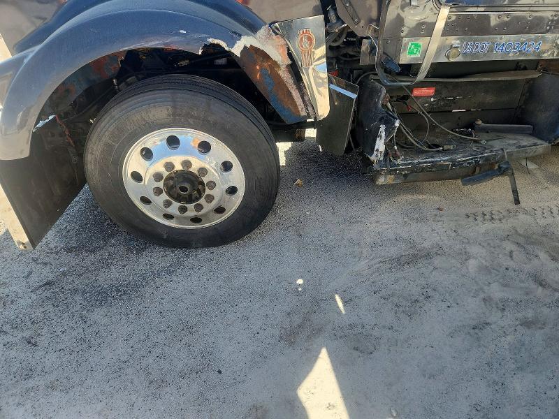 1999 Kenworth W900 Semi Truck