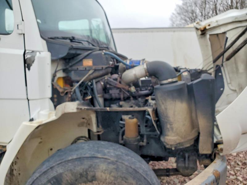 1999 Freightliner Medium Conventional FL70