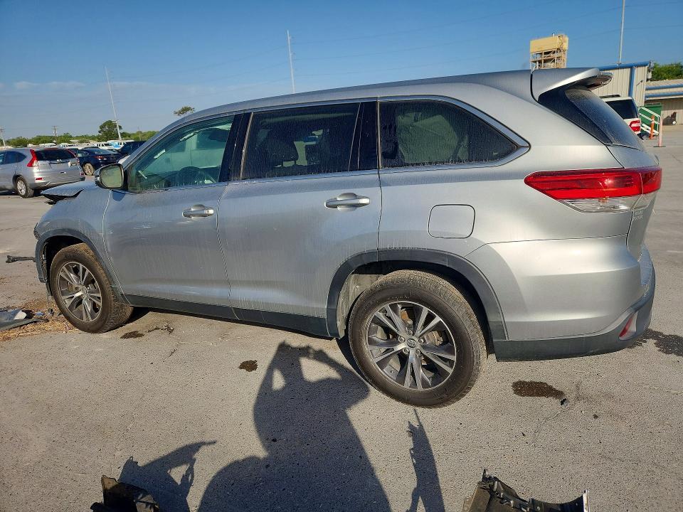 2019 Toyota Highlander le