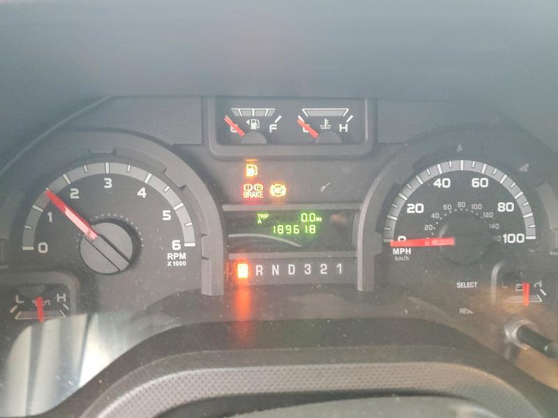 2013 Ford Econoline E450 Super Duty Cutaway Van