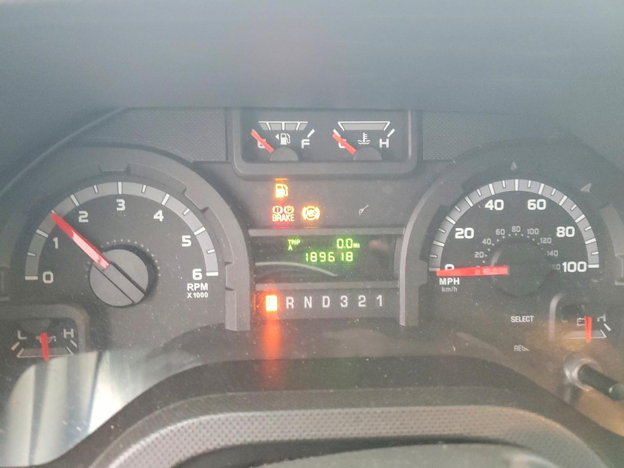 2013 Ford Econoline E450 Super Duty Cutaway Van