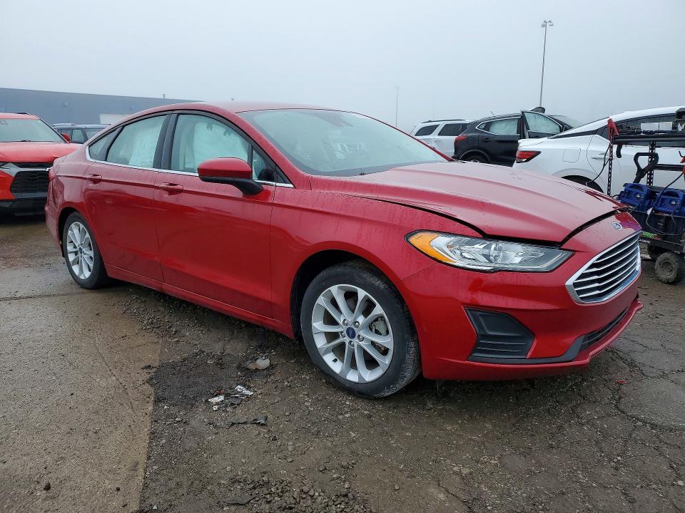 2020 Ford Fusion se