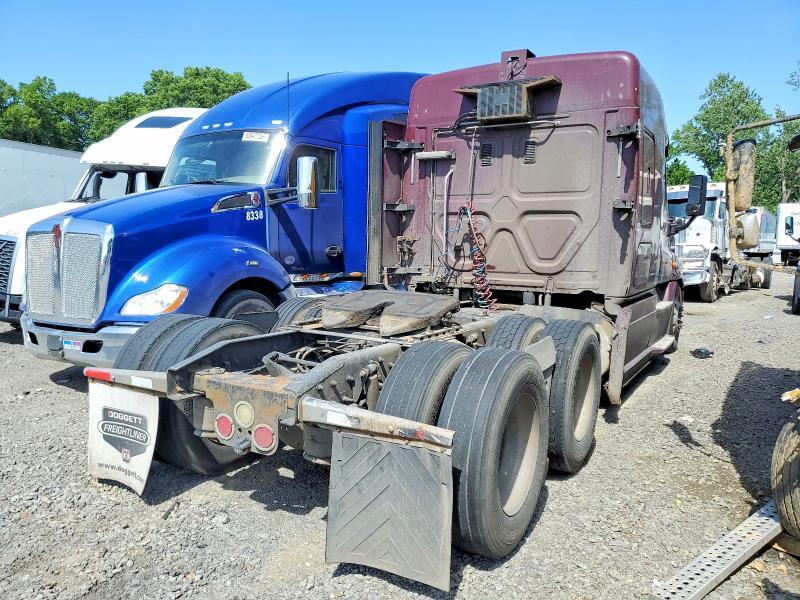 2015 Freigliner 2015 Freightliner Cascadia 125 Semi Truck