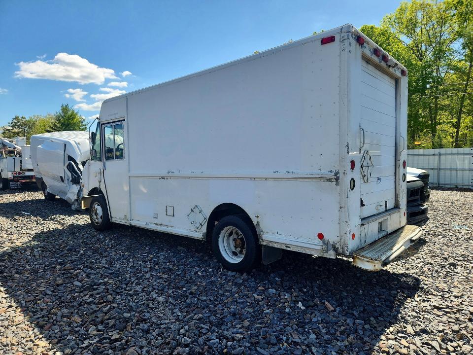 2004 Freightliner Mt45g Delivery Truck
