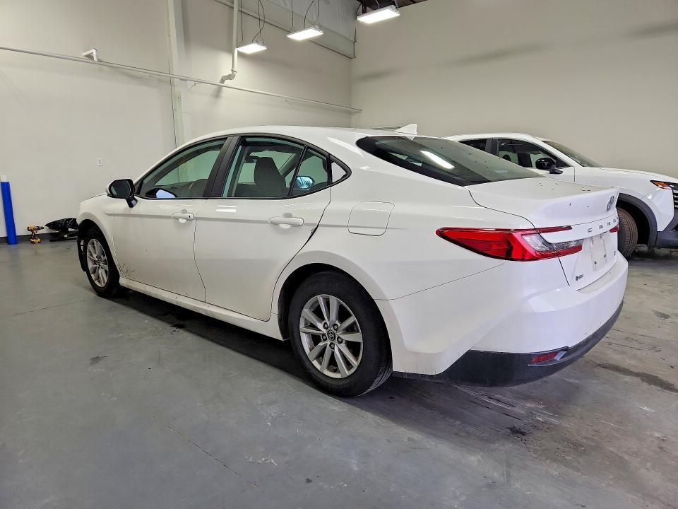 2025 Toyota Camry le