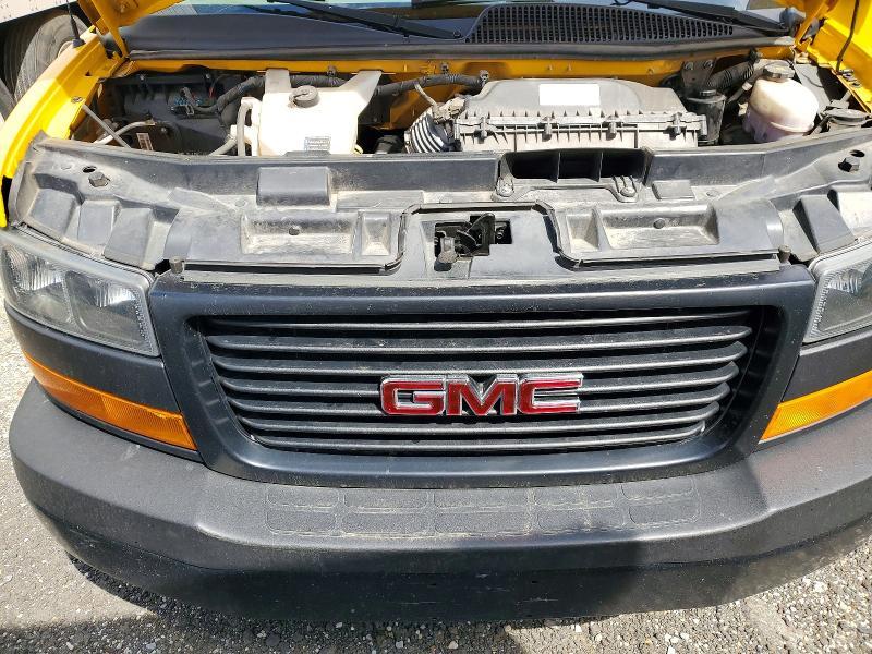 2021 GMC Savana BOX Truck