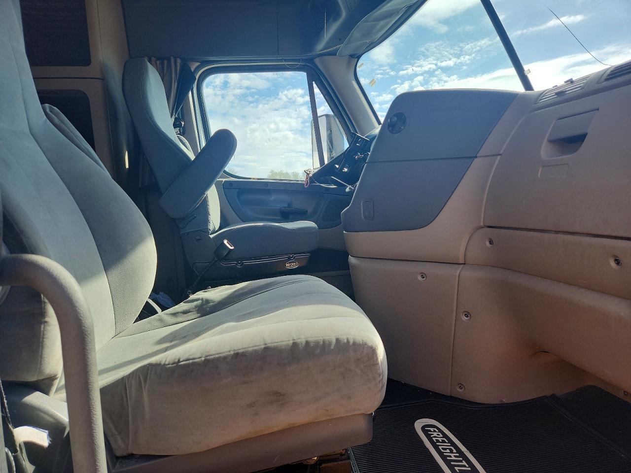 2016 Freigliner 2016 Freightliner Cascadia 125 Semi Truck