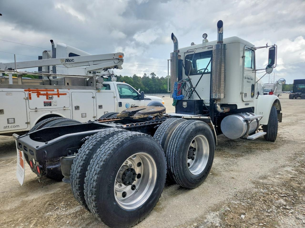 2006 Freightliner Convention-Semi Truck