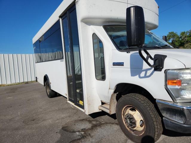 2014 Ford Econoline E450 Super Duty Cutaway Van