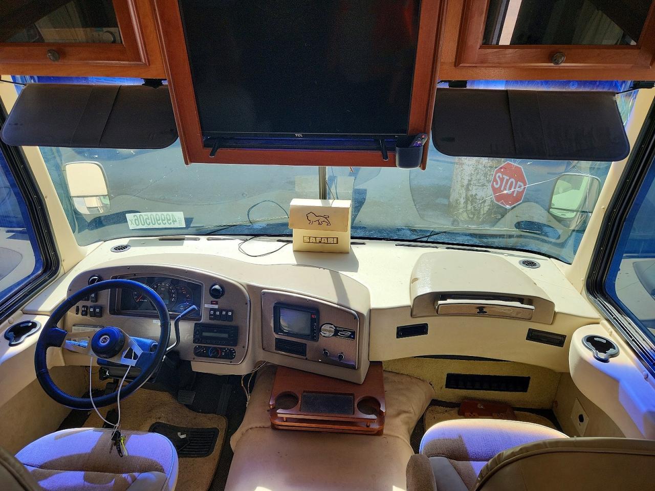 2004 Safari Sahara 2004 Simba RV