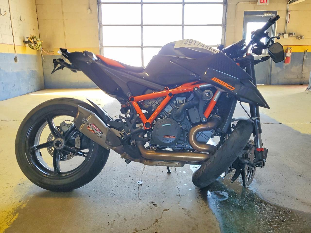 2020 KTM 1290 Super Duke R