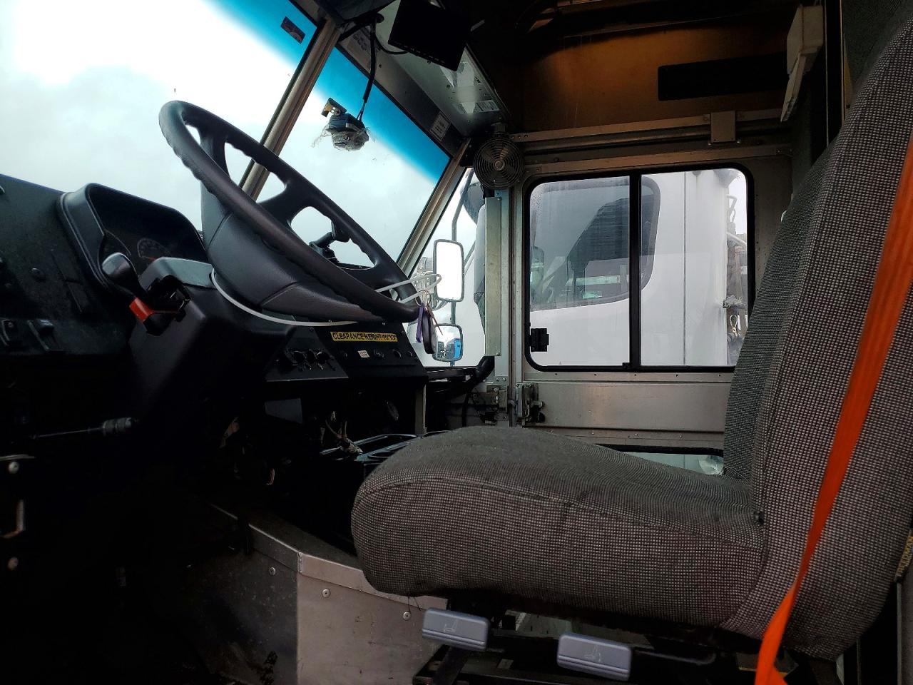 2020 Freightliner MT45G Delivery Truck