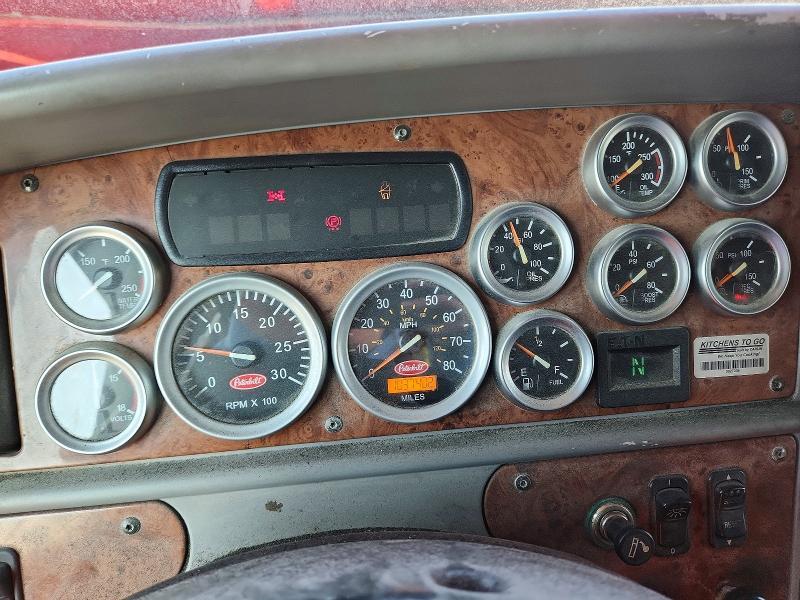 2007 Peterbilt 387 Semi Truck