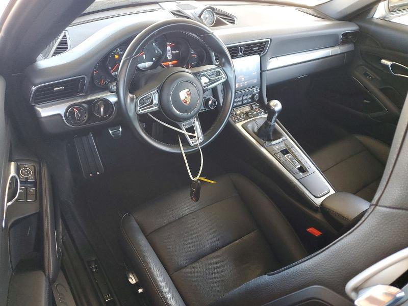 2018 Porsche 911 Carrera