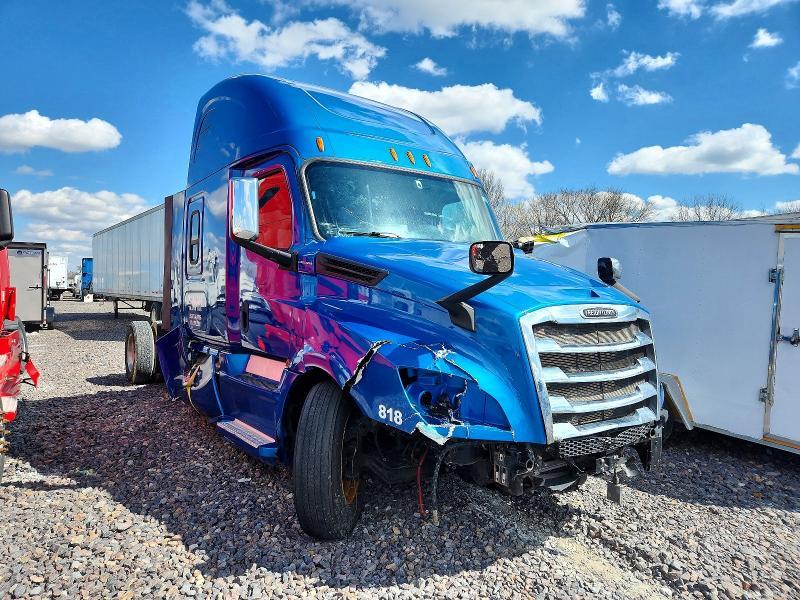 2020 Freightliner Cascadia 126