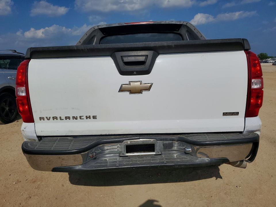 2011 Chevrolet Avalanche LS