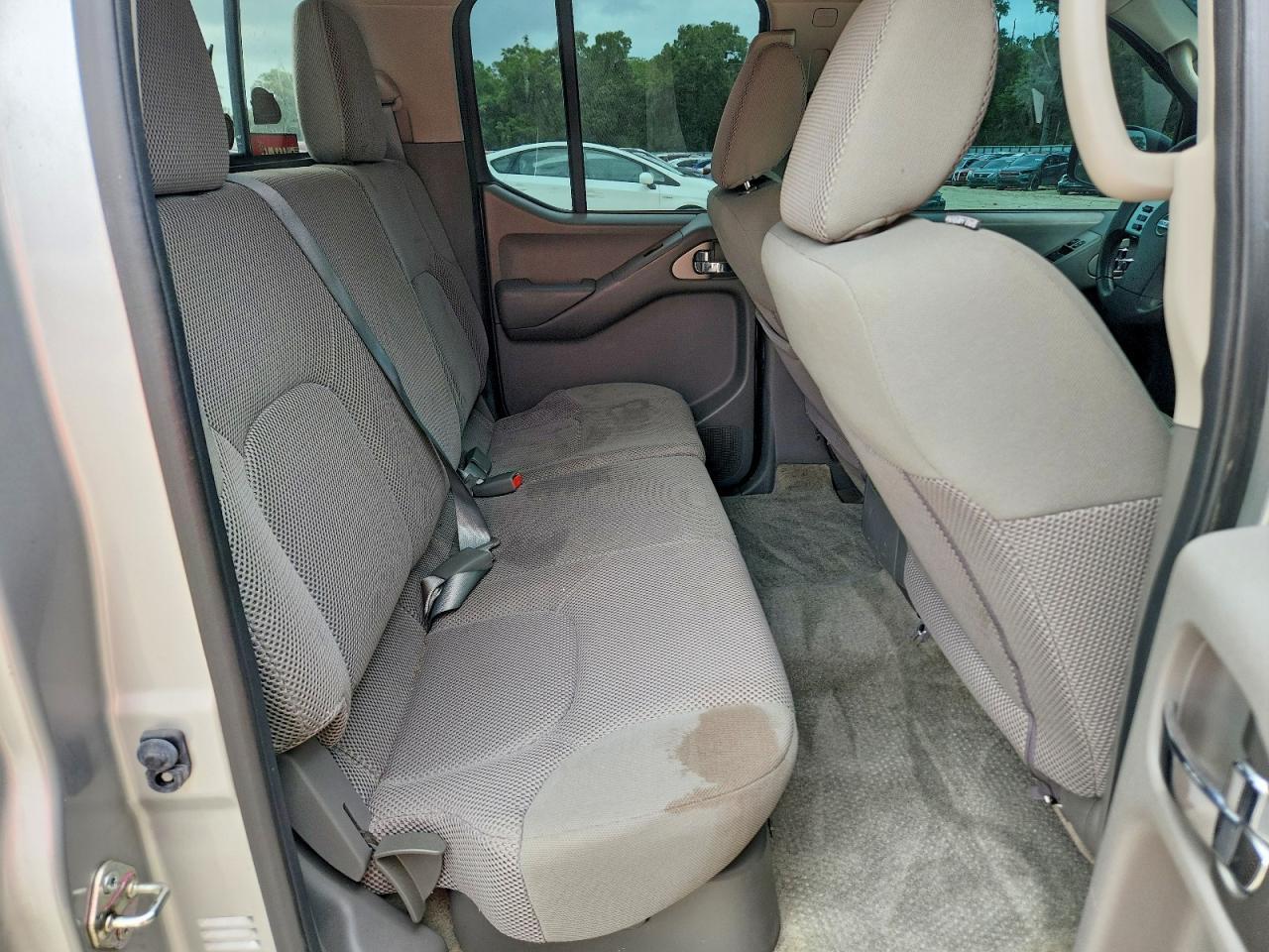 2016 Nissan Frontier SV