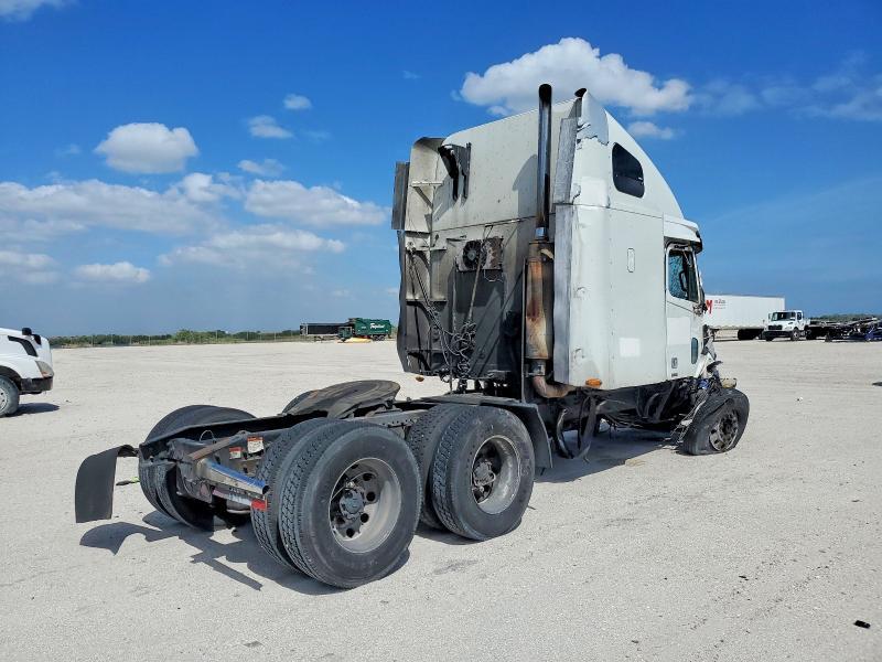 2004 Freightliner Columbia 120 Semi Truck