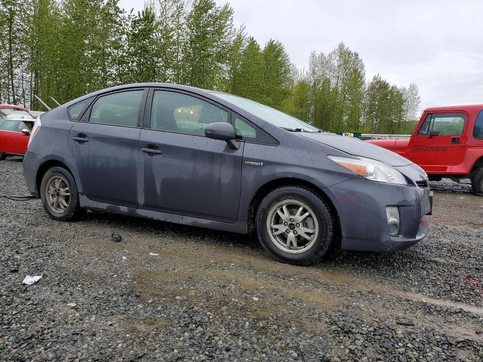2010 Toyota Prius iii