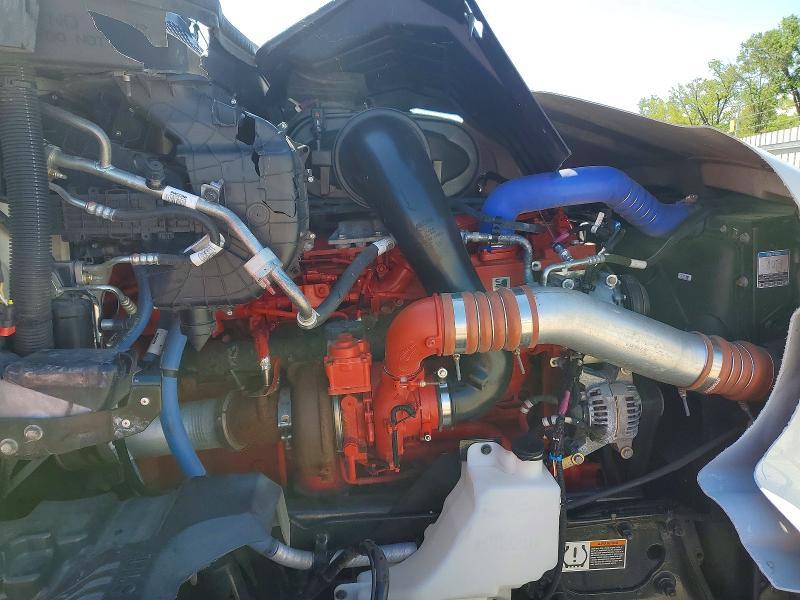 2025 Kenworth T680 Semi Truck