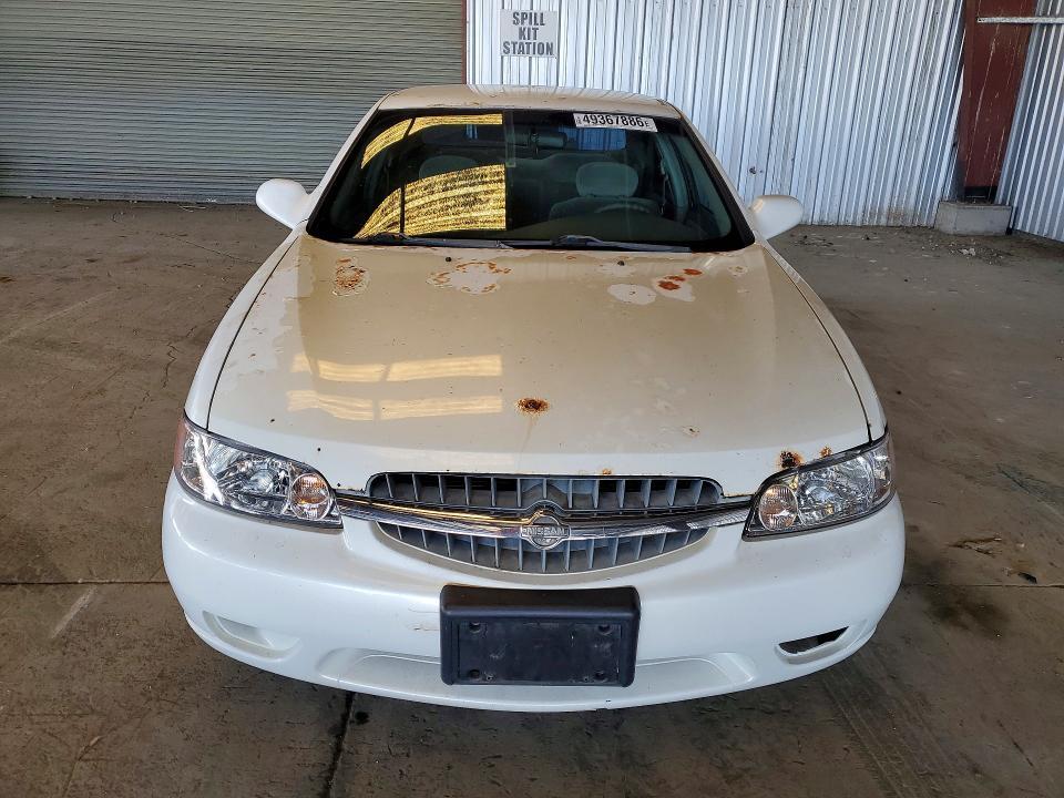 2000 Nissan Altima xe