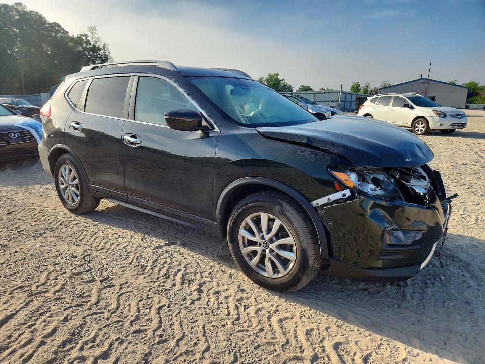 2020 Nissan Rogue sv