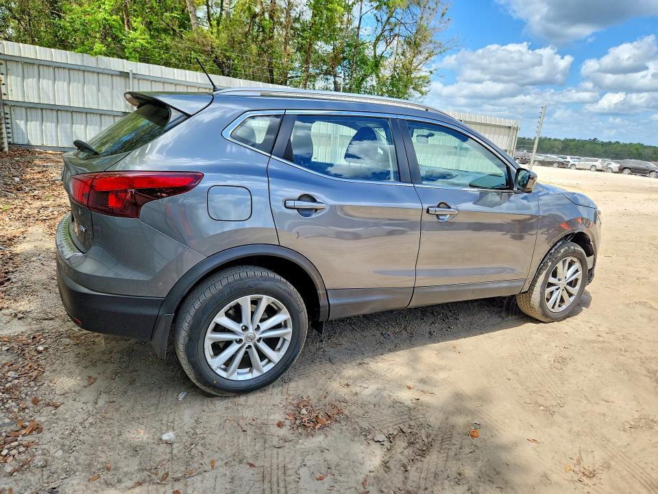 2018 Nissan Rogue Sport sv