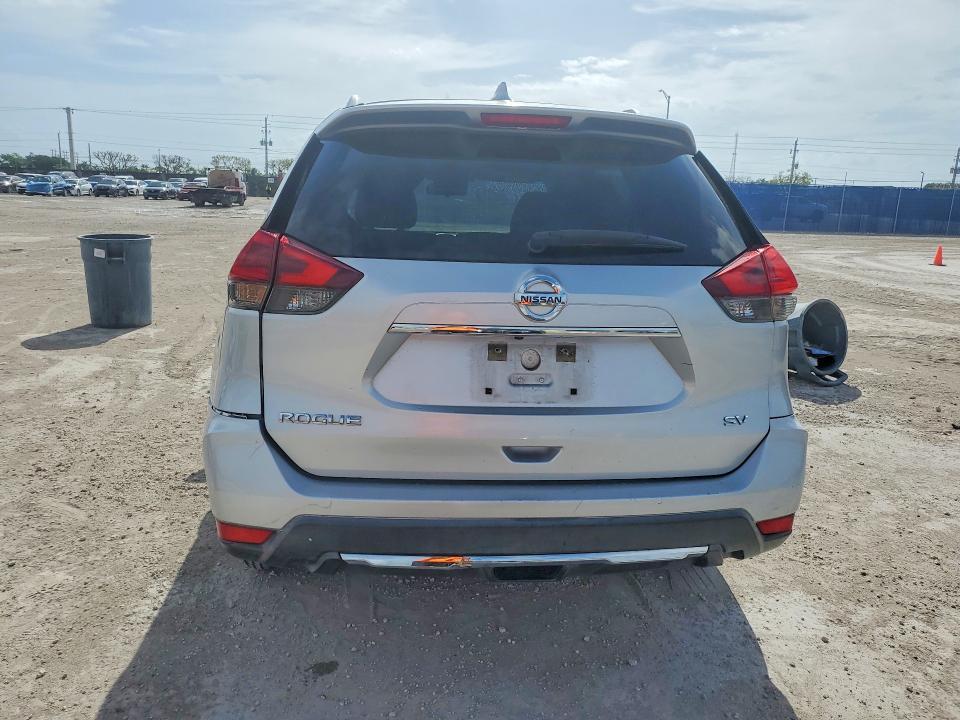 2018 Nissan Rogue sv