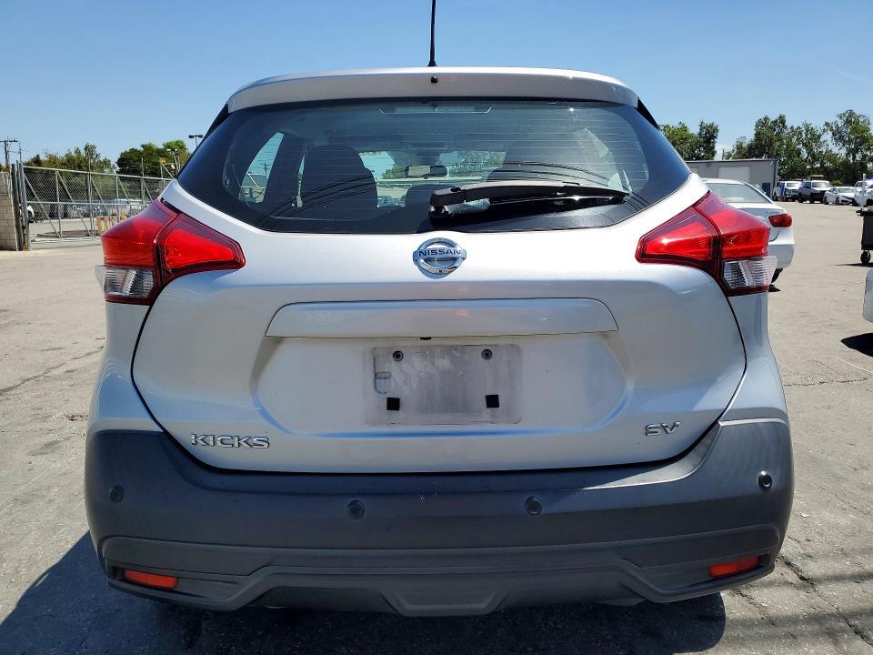 2020 Nissan Kicks sv