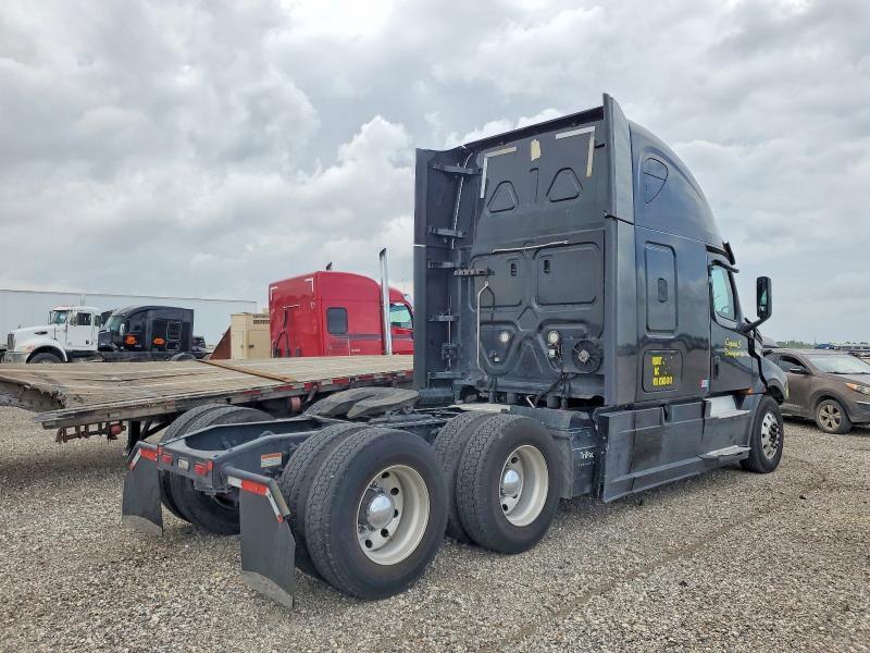 2019 Freightliner Cascadia 126 Semi Truck