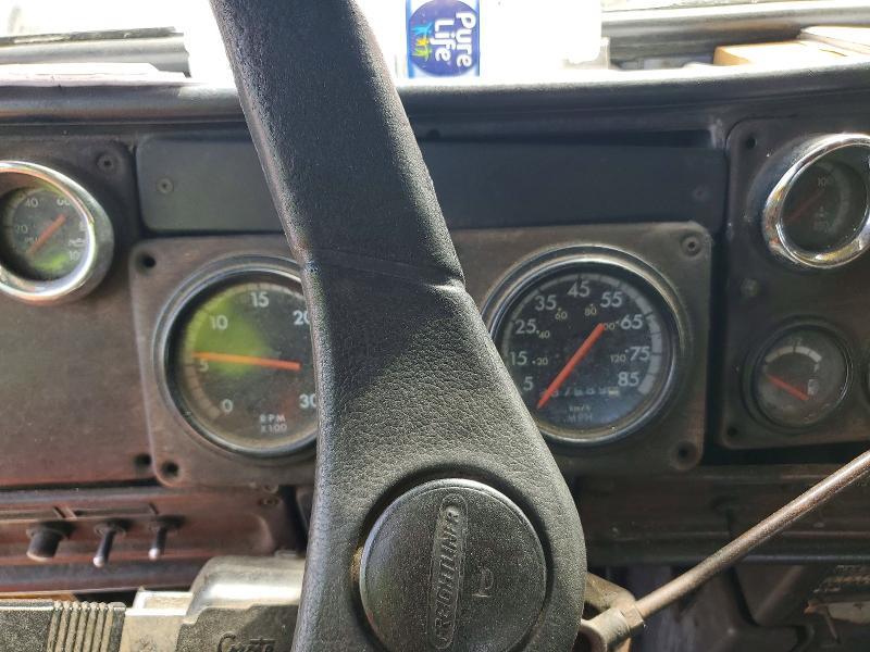2003 Freightliner Fld120 Semi Truck