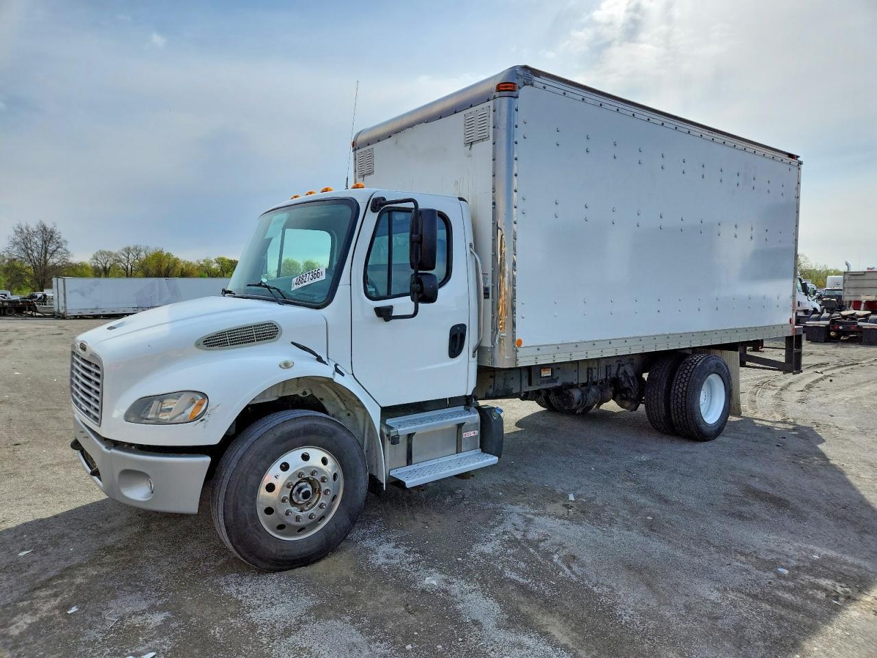 2015 Freightliner Business Class M2 BOX Truck